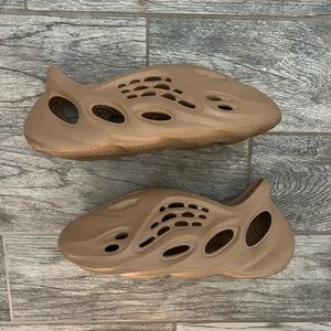 Yeezy foam runner ochre US mens size 11 very lightly used